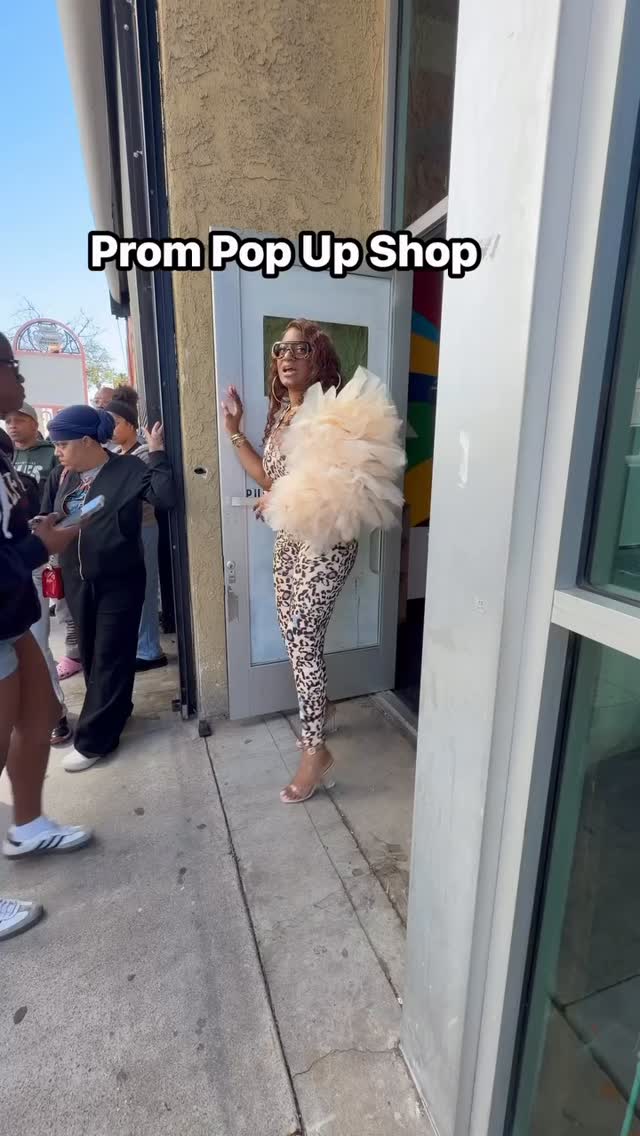 I have a few dresses left. If you still need a prom gown Belly flop into my DM and tell me what size and color you’d like. If I have an option for you I’ll give you a great price. All dresses are priced to GO.
I literally meet the sweetest people every year during the Prom Pop Up Shop. The girlies and their parents were awesome. Dope vendors. The event space was very nice. The best part is I let many customers name a fair price and they secured a gown 🤗
Next up is the prom giveaway gown so stay tuned.