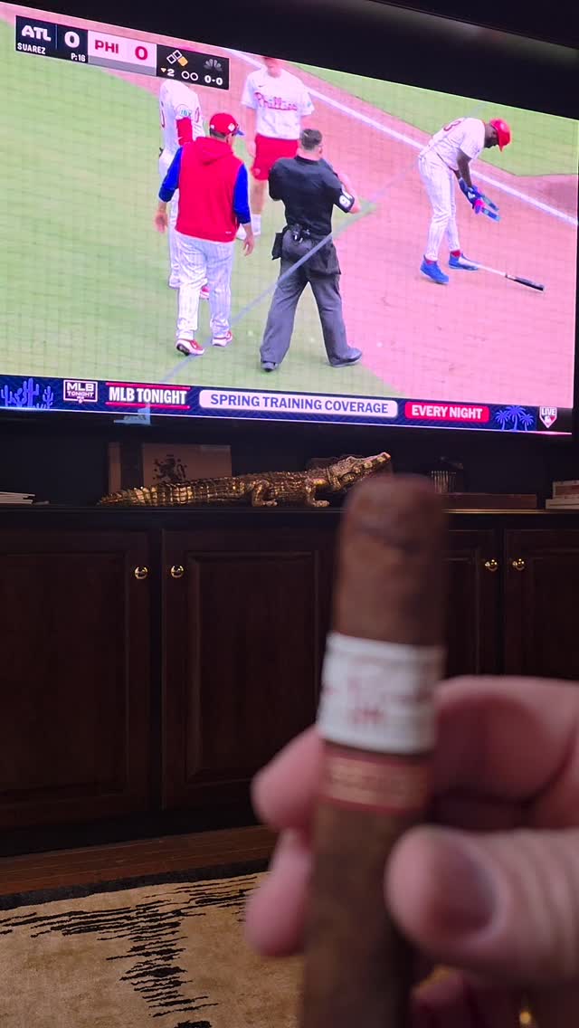 “Dry cigar? Go ahead… cut it. I dare you.”
Or skip the gamble. Insert Smoke Breeze.
#SmokeBreeze #CigarLife #PerfectDraw