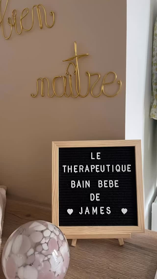 Le thérapeutique bain bébé c’est juste se laisser transporter…
Ne rien ajouter, aucun artifice.
Laisser le nouveau-né nous guider,
Lui faire confiance, simplement.
Accueillir ce moment avec douceur,
#tbb #bainbébé #baindesonia #bainthérapeutique