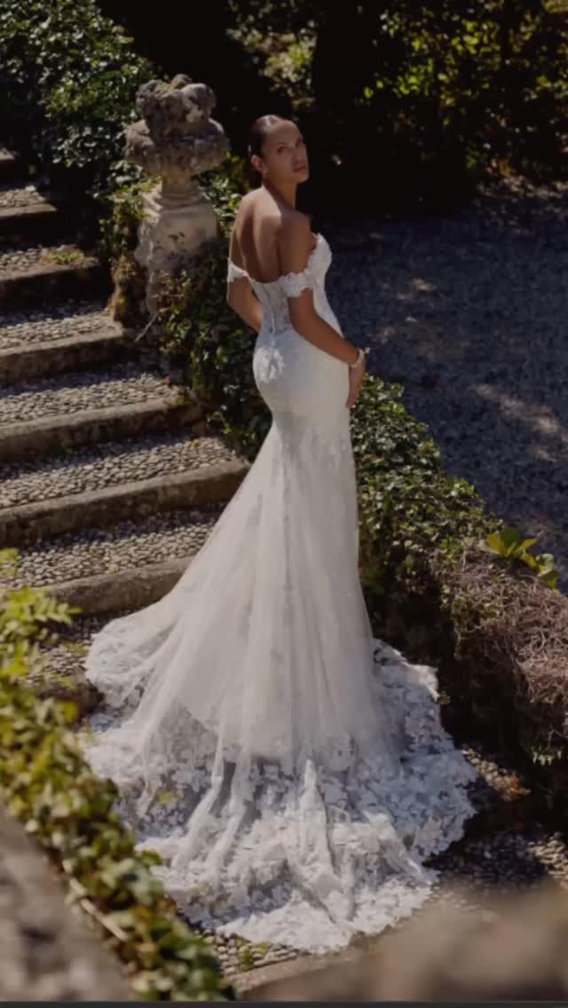 ⏰ LAST CHANCE!!! ⏰
We’re open TODAY from 1pm-5pm and offering 30% OFF the entire showroom! More details on the site ⬇️⬇️⬇️
www.bluesparrowbridal.com #bluesparrowbridal #bridetobe #2026bride #2026wedding #bridalgown