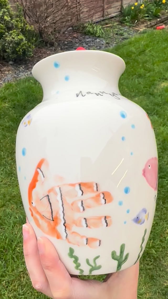 To all the wonderful Mamas, Mums, Mummies, Nans and Grandmas ā Happy Motherās Day š
There is something so special about capturing those tiny hands and feet before they grow.
Thank you to every family who has trusted Fired Crafts to create a keepsake to treasure forever.
And today weāre also sending love to anyone who may find Motherās Day a little difficult.
Naomi xx
#solihullmums #solihull #solihullbusiness #babyprints #mothersday