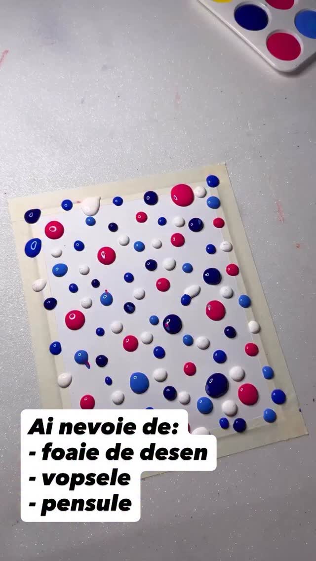 ✨ O tehnică de pictură care îi cucerește pe copii!
Punem câteva picături de vopsea direct pe foaie, apoi cu pensula le rotim ușor în cercuri. Culorile se amestecă și apar modele surprinzătoare, ca niște planete sau valuri colorate.
Este o activitate relaxantă care îi ajută pe copii să experimenteze culorile și mișcarea pensulei fără reguli stricte.
#gradinitaonline #activitaticopii #activitatipentrucopii #kidsactivities #activitiesforkids