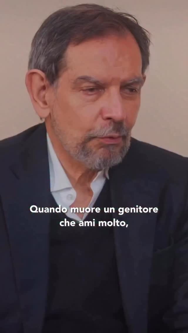 Come anticipato, il primo ospite di questa terza stagione di MantraVibes è stato Igor Sibaldi (@igorsibaldi_official), autore, slavista, drammaturgo e traduttore italiano esperto di teologia, filosofia, filologia e storia delle religioni.
In questo estratto, Sibaldi affronta un punto molto delicato e raramente nominato: quando una persona amata muore, l’energia dell’amore che abbiamo coltivato per anni non si spegne ma continua a fluire. Questo avviene perché, in assenza di un recettore esterno (la persona amata), l’Energia ritorna a noi.
Un passaggio doloroso che può trasformarsi in una profonda restituzione di senso, forza e consapevolezza 🙏🏻
🎧 MantraVibes vuole essere un rifugio di crescita personale, risveglio di coscienza e yoga spirituale. In questo podcast esploreremo le saggezze millenarie per trasformare in meglio la nostra vita quotidiana e diventare la versione migliore di noi stessi.
A presto! ❤️
#mantravibes #podcast #igorsibaldi #incontri #spiritualità