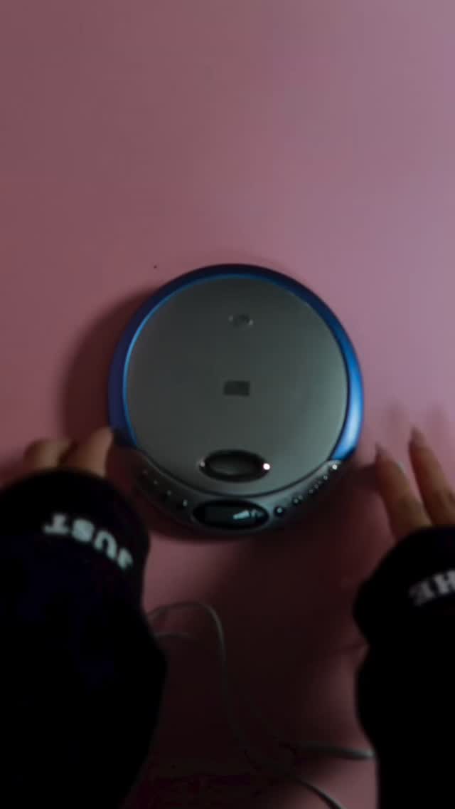 Gratuitos internos ‼️
GENUINA LLEGA MAÑANA, una colección pensada para mujeres vibrantes y activas.
SPOILER: viste la frase de las mangas🎾🎀
Fibermexico.com