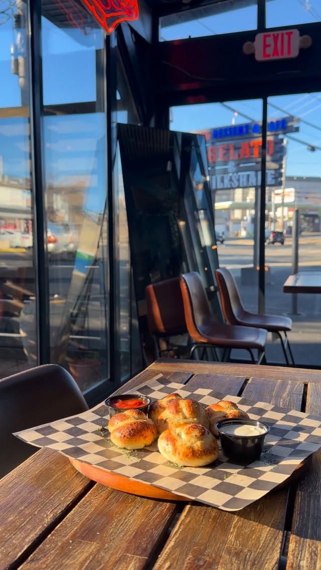 We love everything about Garlic and Cheese🧀🧄
#fyp