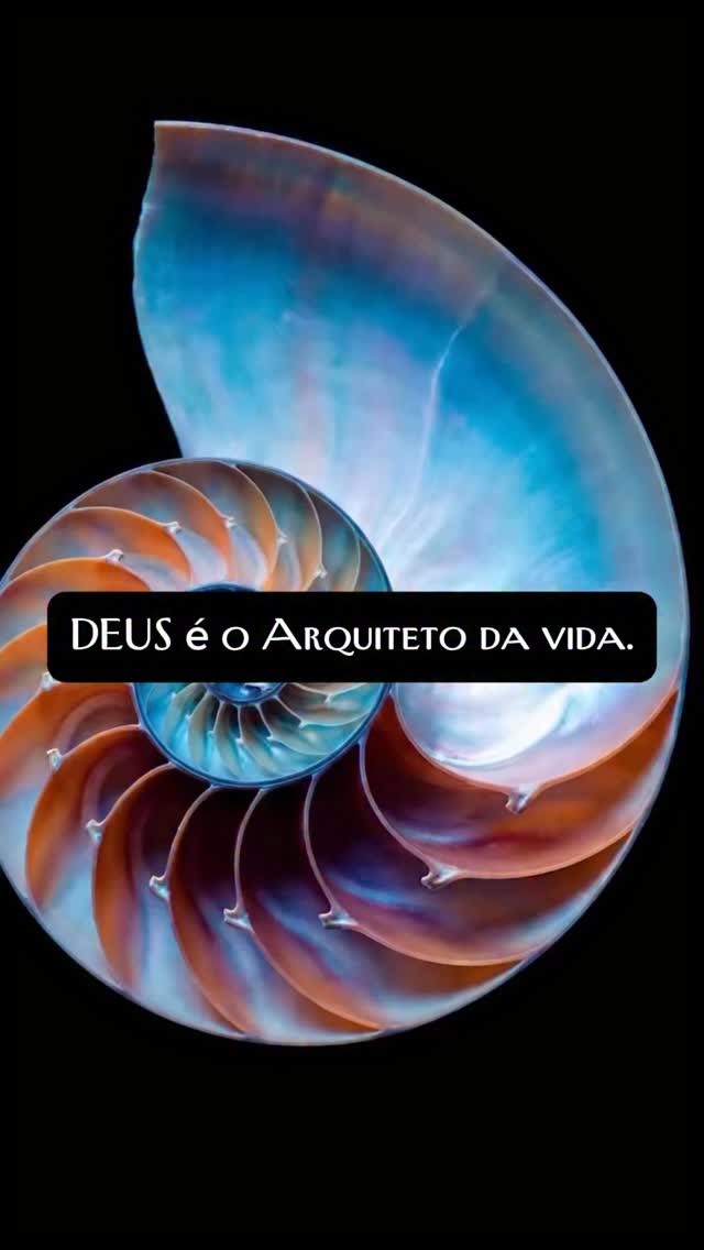 Deus É o Arquiteto da Vida.
Observe atentamente ao seu redor. A geometria perfeita escondida dentro de toda a manifestação.
A manifestação da vida não é um caos aleatório. Ela é ordenada, estruturada, inteligente.
Os cientistas reconhecem esses padrões: espirais de Fibonacci, fractais, simetria, precisão matemática inscrita na própria vida.
O design mais poderoso do universo não está lá fora. Está aqui dentro.
Eu Sou em Deus, Deus É sem mim.
Nossa mente foi projetada para criar padrões. Os pensamentos que focamos, as crenças e padrões que cultivamos e as ideias nas quais nos concentramos programam nosso subconsciente, moldam nossa percepção e manifestação da realidade, individual e coletiva.
A escolha consciente, a entrada mental intencional importa.
Usemos nosso poder com consciência, inteligência e maestria.
Humana aprendendo a Ser
Eu Sou aqui
Eu Sou aí
Silvana da Cunha
Cientista Intuitiva • Alquimista • Mentora • Palestrante • Consteladora Sistêmica Familiar • Terapeuta Holística • Fundadora da TQC Cura Quântica®️ e do Despertar Quântico da Consciência
www.florescimentocriativo.com