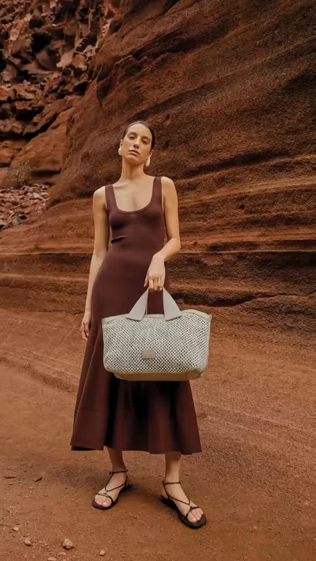 90 anni di stile 🤍🇮🇹
Zu unserem 90-jährigen Jubiläum erreichte uns eine besonders schöne Gratulation von @ripanibags_official:
«90 anni di MODE GAMMA – una storia di stile che continua.
Siamo orgogliosi di contribuire con le nostre borse a questo percorso.»
Eine Geschichte des Stils, die weitergeht, schöner könnte man es kaum sagen.🇮🇹
Ripani selbst steht für italienische Handwerkskunst, hochwertige Leder und Taschen, die Design und Alltag perfekt verbinden. Uns verbindet die Liebe zum Detail, die Wertschätzung für Qualität und das Verständnis, dass gutes Design Zeit überdauert.
Wir freuen uns riesig über diese Worte – und noch mehr, Euch die neusten Taschen-Modelle bei uns in Store zu präsentieren! 🤍
#ModeGamma #anziehendanders #handbags #firmenjubiläum #Ripani #Partnerschaft #MadeInItaly