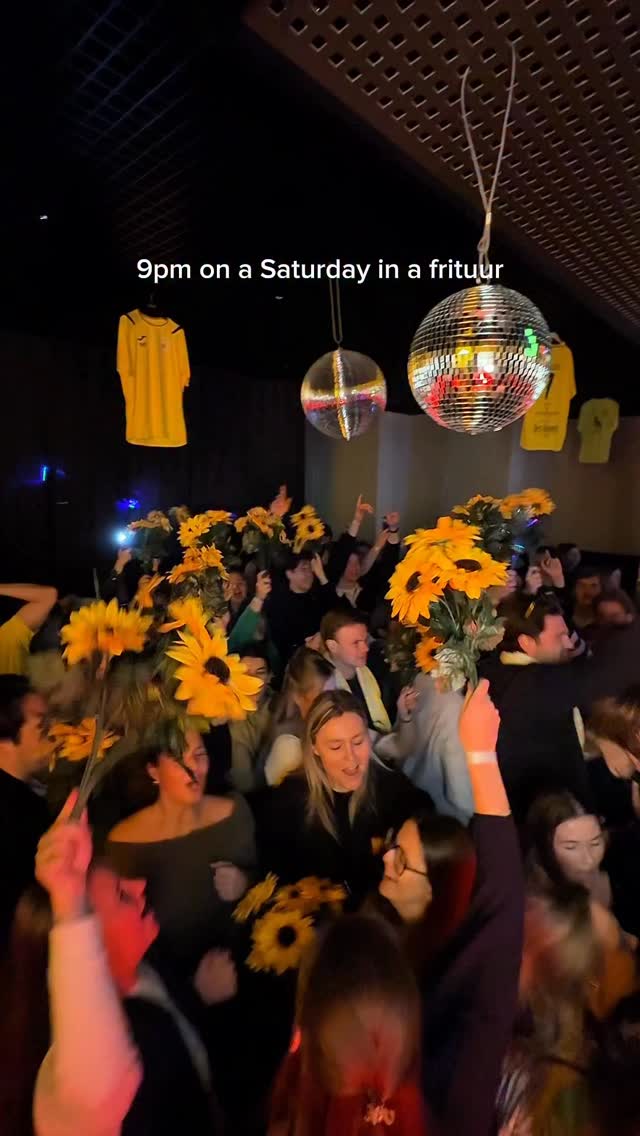 peak belgian culture = rave in a frituur
๐ค๐ป @frydate.be @toutbienpils
#knokke #collins #belgium
