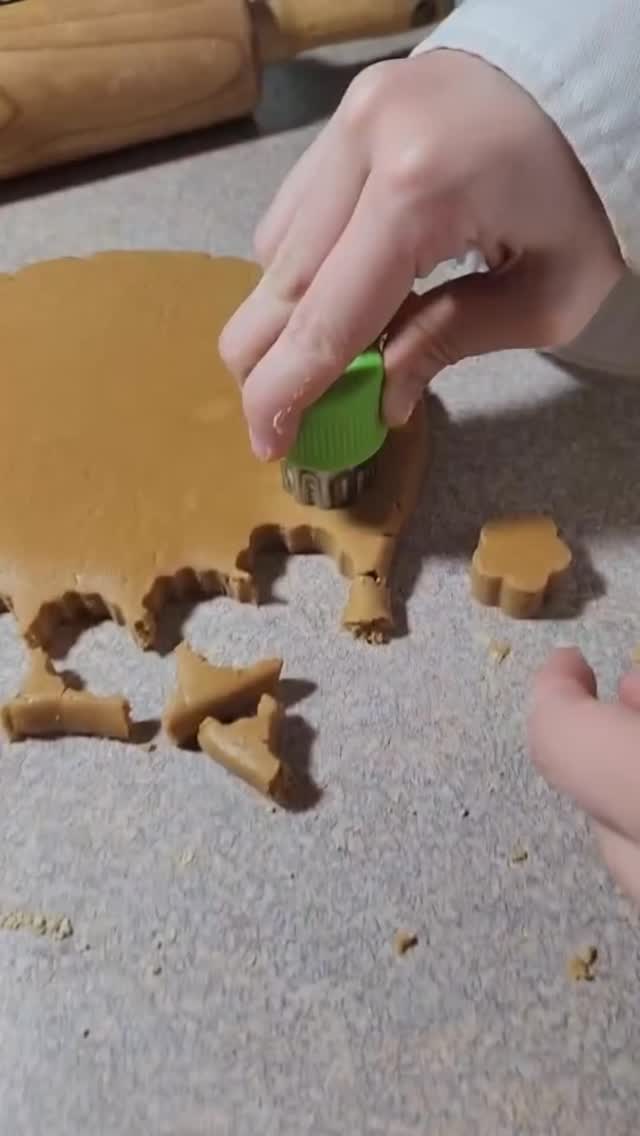 Baking Noon Berenji (Rice Cookies) & Noon Nokhodchi (Chickpea Cookies) for my Nowruz Pop-up Shop!
ONLY ONE DAY LEFT TO ORDER!!! 🤩
Link in bio! 🫶🏻
#bakingwithneekta #nowruz #fyp #teenentrepreneur #order