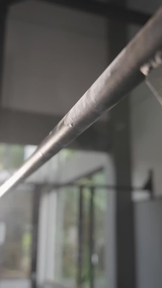 O branding tem um papel central na criação de conteúdo, porque é ele que direciona o que a marca comunica e como comunica. Não se trata apenas de mostrar produto, oferta ou diferencial, mas de construir significado ao longo do tempo. O conteúdo passa a carregar valores, posicionamento e intenção, criando uma leitura mais profunda da marca por parte do público.
Quando esse processo é bem estruturado, o conteúdo deixa de ser pontual e passa a ser consistente. Cada publicação reforça uma ideia, sustenta um discurso e contribui para a construção de uma percepção clara. Isso gera reconhecimento, aproxima o público e cria uma base sólida de marca.
É esse trabalho que estamos desenvolvendo junto à Hubbi, organizando branding and content de forma integrada para fortalecer a marca e sustentar seus próximos movimentos.
#branding #content #design #napoleon