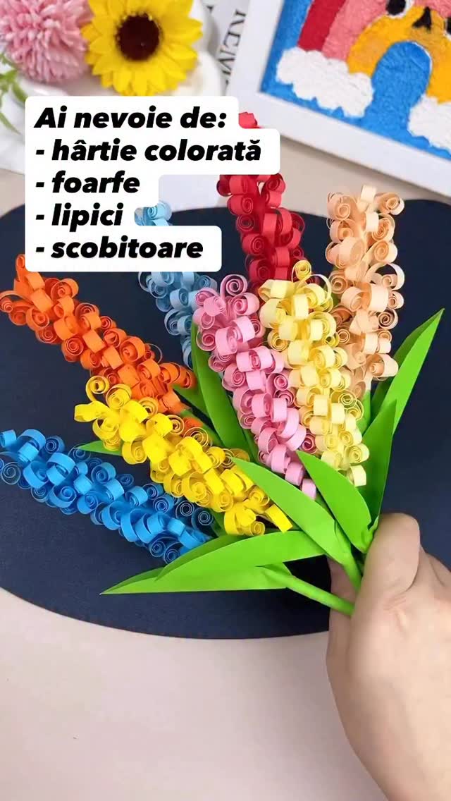 🌸 Idee simplă și spectaculoasă pentru primăvară 🌸
Tot ce ai nevoie este puțină hârtie colorată, răbdare și chef de joacă ✂️💛
Transformăm fâșiile de hârtie în flori vesele, cu un efect wow, perfecte pentru decor sau pentru un buchet făcut de mânuțele copiilor 🌈
✨ Ce învață copiii din această activitate:
• își dezvoltă motricitatea fină (tăiere, rulare, lipire)
• își exersează răbdarea și atenția
• își stimulează creativitatea și simțul estetic
💡 Poți transforma activitatea într-un mic proiect:
👉 faceți un buchet pentru bunica
👉 decorați camera copilului
👉 creați un tablou de primăvară
🌼 Simplu, colorat și cu multă bucurie!
#gradinitaonline #activitaticopii #activitatipentrucopii #kidsactivities #activitiesforkids