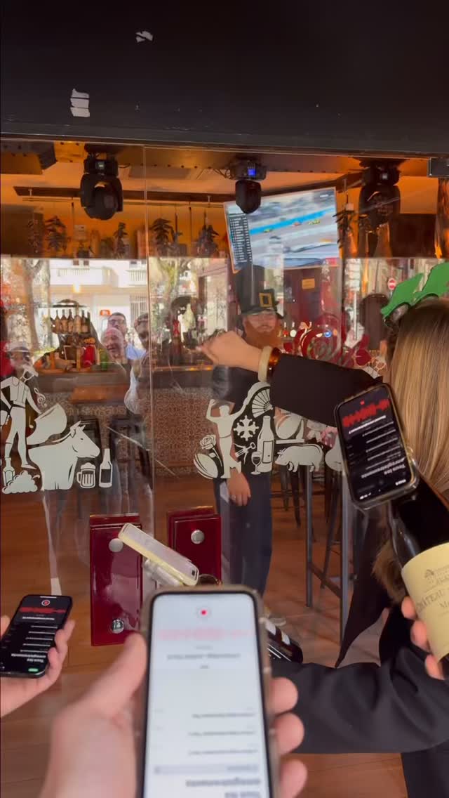 SAINT-PATRICK 🍀
Et oui, la rumeur est vraie…
Alors rendez-vous le mardi 17 mars pour venir goûter la nouvelle stout @brasseriecaporal
À mardi les copains 🍻
#saintpatrick #biere #stout #toulouse #restaurant