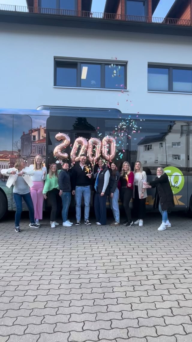 🎉 2.000 Follower – DANKE! 🎉
Wir haben die 2.000 geknackt! ❤️
Ein riesiges Dankeschön an jeden Einzelnen von euch, der Teil unserer Reise ist.
Eure Unterstützung, eure Likes, Kommentare und Nachrichten bedeuten uns unglaublich viel. 🙌
Wir freuen uns darauf, euch weiterhin mit inspirierenden Reisezielen, Tipps und besonderen Momenten zu begeistern. 🌍✨
Auf die nächsten Abenteuer – gemeinsam mit euch! 🧳💫
#cermakreisen #danke #2000follower #reiseinspiration #travelcommunity