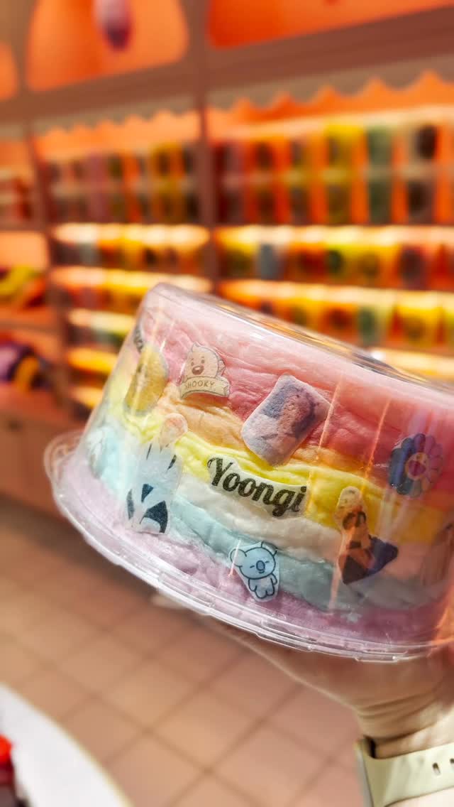 This isn’t just a cake… it’s a BT21 x BTS dream made of cotton candy. 💜✨
A whole universe of color, texture, and magic — reimagined into something you can actually cut into.
If you’re ARMY, this hits different.
Order yours now on our website before they’re gone.
⸻
Ce n’est pas juste un gâteau… c’est un rêve BT21 × BTS fait en barbe à papa. 💜✨
Un univers de couleurs, de textures et de magie — transformé en une création que vous pouvez vraiment découper.
Si vous êtes ARMY, ça frappe autrement.
Commandez le vôtre dès maintenant sur notre site web avant qu’ils disparaissent.
#BT21 #BTS #btsarmy #cottoncandy #barbeapapa