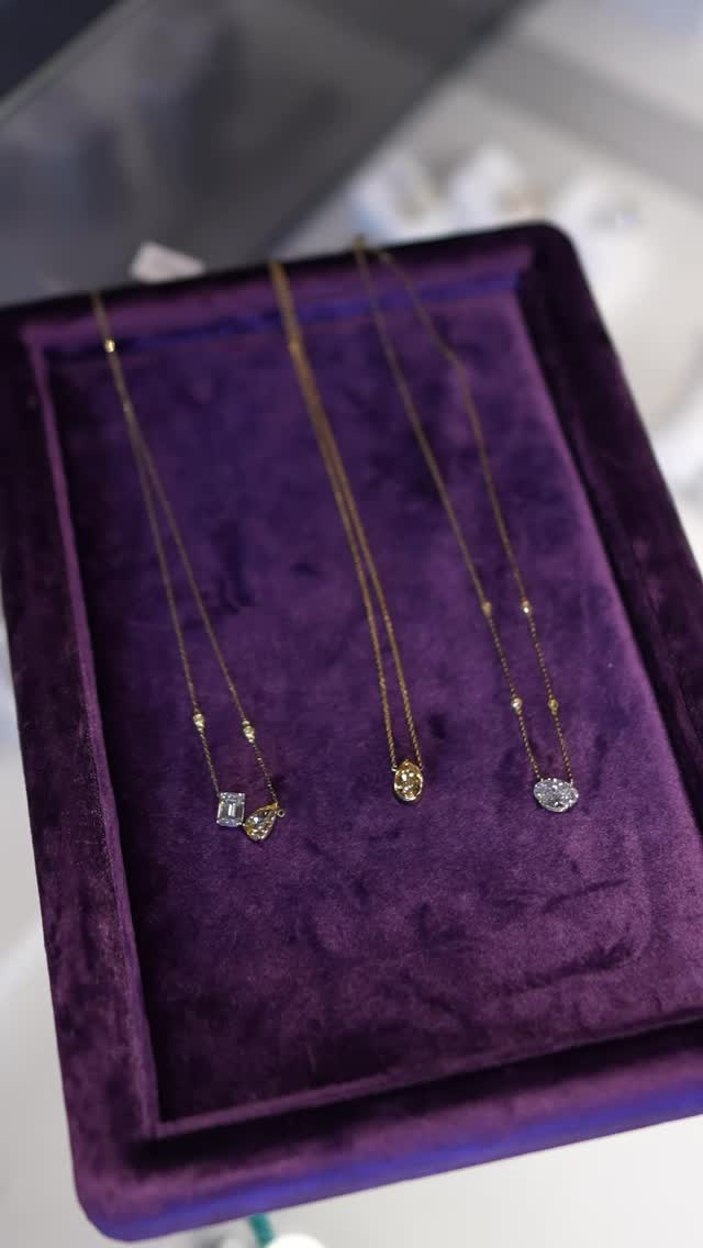 Three different diamond pendants, three completely different personalities — emerald cut, pear shape, and oval brilliance set. Classic, minimal diamond necklaces that are made to stand on their own and shine without needing anything else.
#diamondnecklace #diamondpendant #finejewelry #diamondjewelry #goldnecklaces