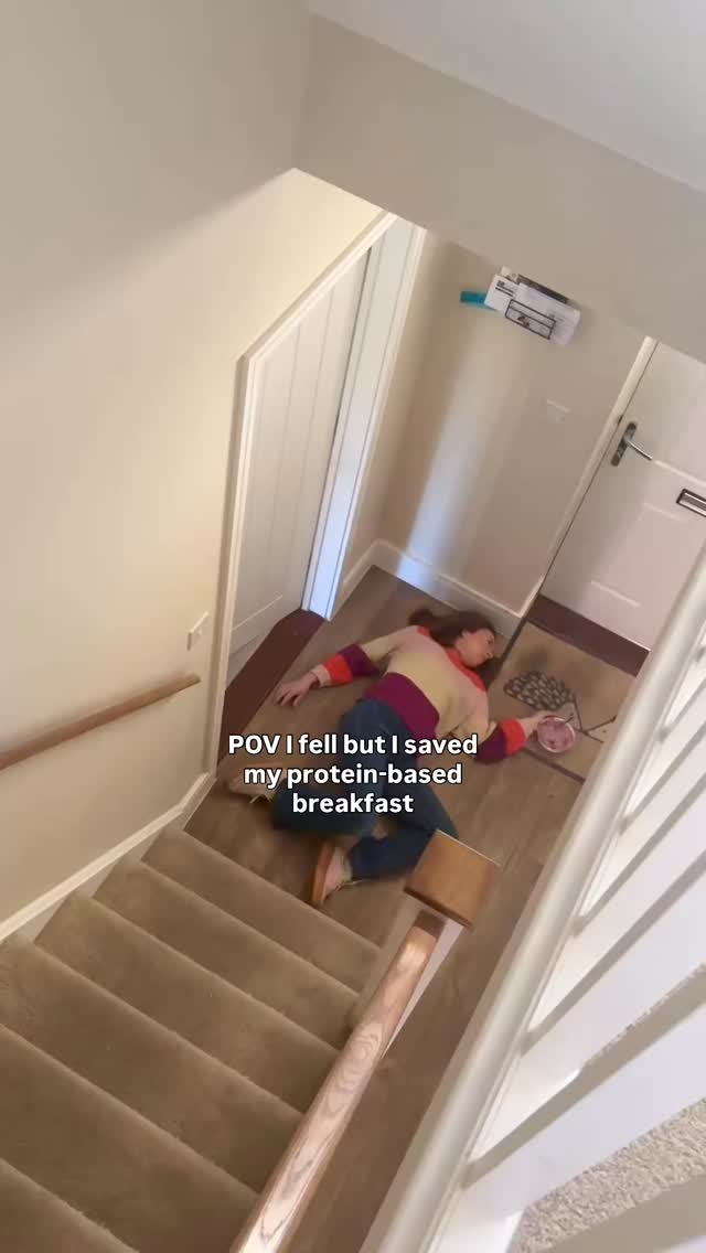 When everything goes wrong… protect the important things.
In my case, it’s my protein breakfast. (Greek yoghurt, berries, collagen powder, nuts and seeds, in case you wondered).
Priorities.
But there is a reason this is the thing I refuse to drop.
A proper breakfast in menopause is like switching your metabolism on for the day.
Protein
Fibre
Actual food
Not coffee and a biscuit grabbed while answering emails.
Start the day properly fuelled and a few things usually happen:
• energy steadies instead of crashing mid morning
• cravings calm down
• blood sugar behaves itself
• weight loss stops feeling like a daily battle
Tiny habit. Big ripple effect.
Which is why if I fall… the breakfast survives.
Every time.
If mornings currently look like coffee, chaos and a 10.30 snack attack, start here.
Comment BREAKFAST and I will send you the simple formula I teach my clients.
Because protecting your metabolism in midlife might just start with protecting your yogurt. Or eggs. You know what I mean.
#menopausenutrition
#midlifemetabolism
#proteinbreakfast