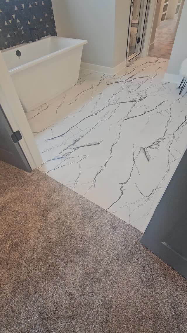 Master bathroom experts.
Dream team @jamesonhomesllc
@flawlessfloorskc .
.
.
.
#blessed #custom #bathroom #tile #realestate