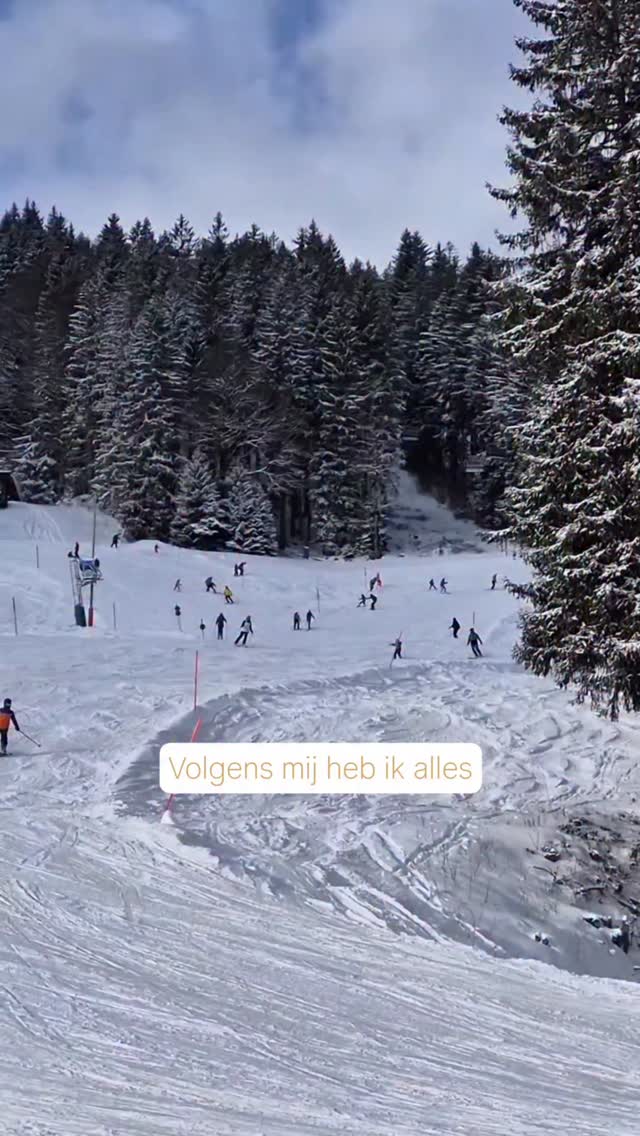Wat een heerlijke winter was het!
Met echt als hoogtepunt: skiën met de kids. Die het beide steeds beter kunnen 👏🏻🤩
Maarr... de lente mag komen hoor, daar ben ik dan nu ook wel weer klaar voor, wat jij? 🌿🤍🐣
Wat was jouw favoriete moment van deze winter? Of kijk jij vooral uit naar het mooie weer? 😅