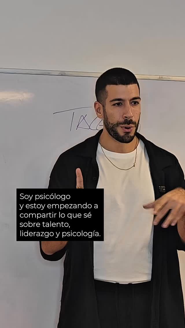 Soy psicólogo y estoy empezando a compartir aquí mi trabajo sobre talento, liderazgo y psicología.
Me interesa entender algo muy concreto:
por qué a veces las personas con más potencial son también las que más se frenan.
Aquí encontrarás modelos psicológicos y preguntas incómodas sobre talento.
Si te interesa entender mejor cómo se desarrolla…
y también cómo se sabotea el talento,
bienvenidx
#psicologia #talento #liderazgo #psicologiadeltalento