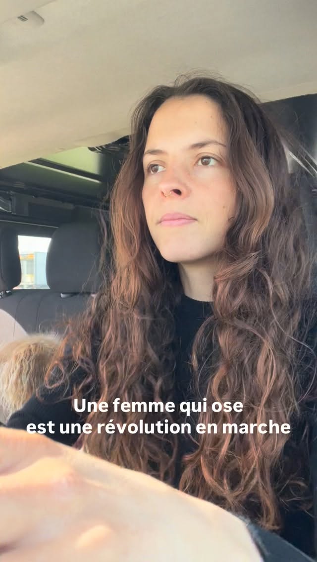 Oser, c’est simplement se donner la chance d’avancer, même avec un peu de peur. C’est choisir de croire en soi, pas à pas, sans se comparer.
Chaque fois qu’une femme suit son cœur, elle grandit un peu plus. Elle inspire sans le vouloir, elle éclaire son chemin et celui des autres.
Alors, n’aie pas peur d’oser, même doucement. C’est comme ça que la magie commence 🪄
#femme#feminin#woman#spiritualité#spirituality