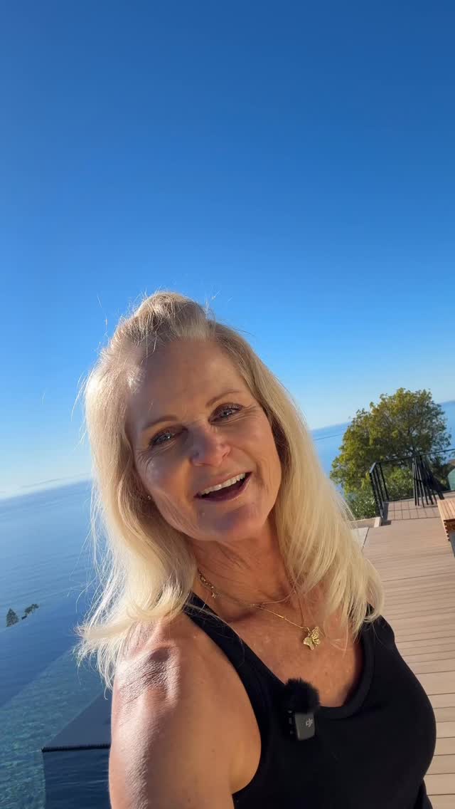 Filming day for my wellness app.
Grateful for friends who share their beautiful spaces so I can create.
More coming soon……
#healthyaging #healthymovement #behindthescenes #healthyhabits #mindbodybalance