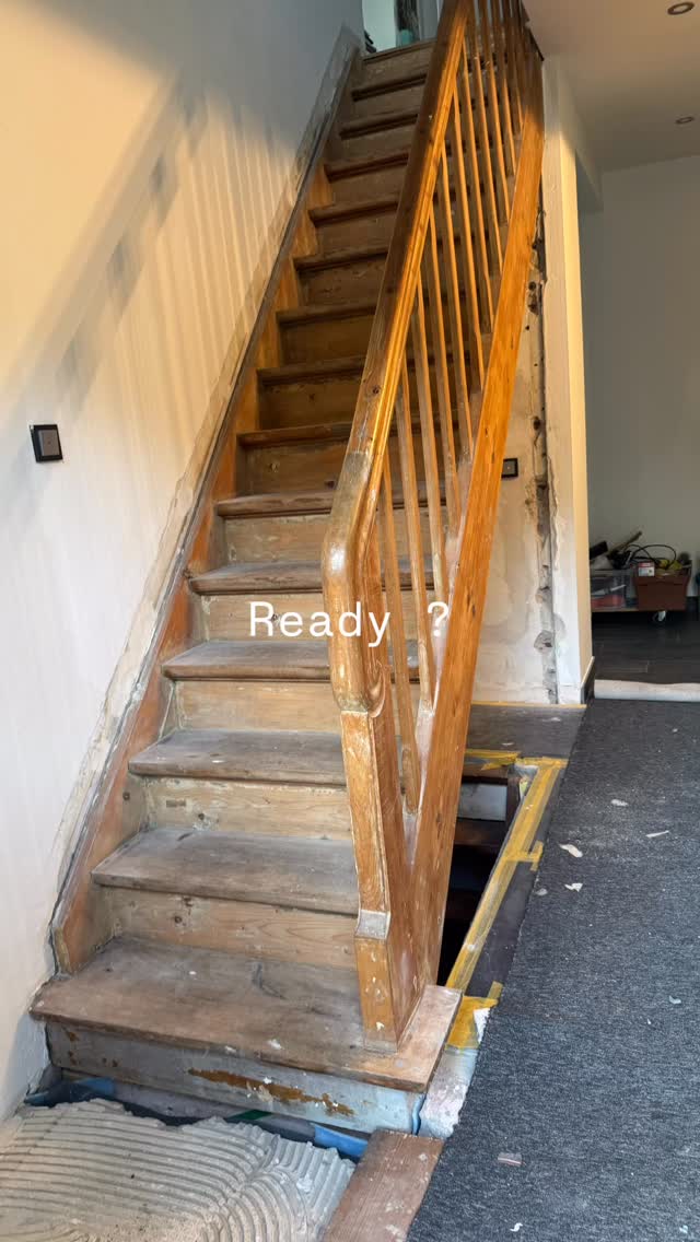 Vorher ➡️ Nachher | Treppen-Upgrade
Aus einer alten, abgenutzten Treppe
wurde ein moderner Blickfang mit hochwertigem Finish ✨
✔️ Maßgefertigte Stufen
✔️ Zeitloses Design
✔️ Saubere & präzise Umsetzung
Sie möchten Ihre Treppe auch aufwerten oder komplett neu gestalten?
Wir begleiten Sie von der Idee bis zur fertigen Umsetzung 🤝
📩 Jetzt unverbindlich anfragen #treppen#handmade#treppenrenovierung#metallbau#modernesdesign