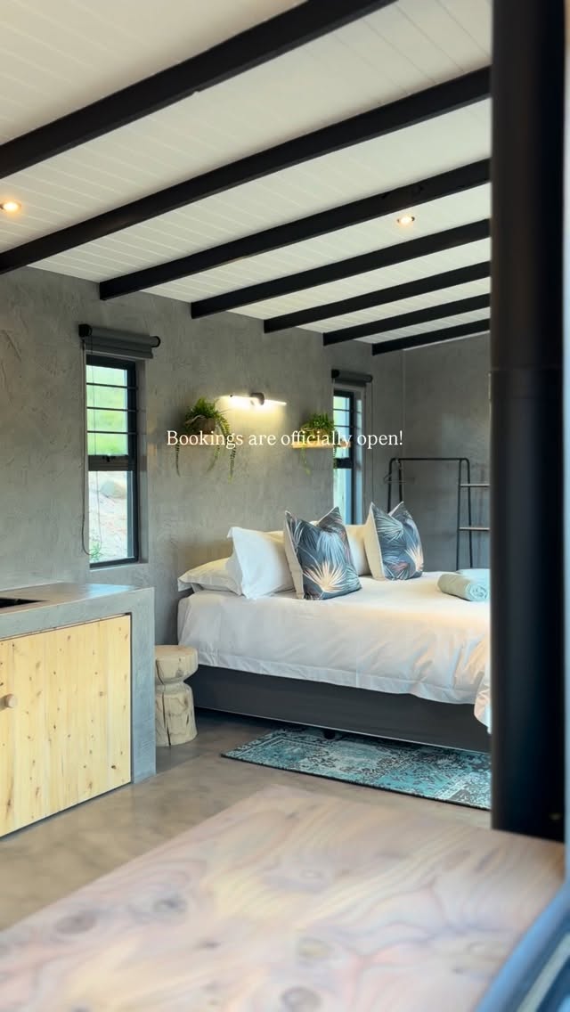 Bookings are officially open for our Bamboo & Hillside Cabins. These tiny, luxurious off-the-grid escapes offer complete privacy, breathtaking mountain views, and wood-fired hot tubs. The perfect place to slow down, reconnect, and immerse yourself in nature.
www.giantscup.co.za
#nature #drakensberg #offthegrid #cabinlife #cabinescapes