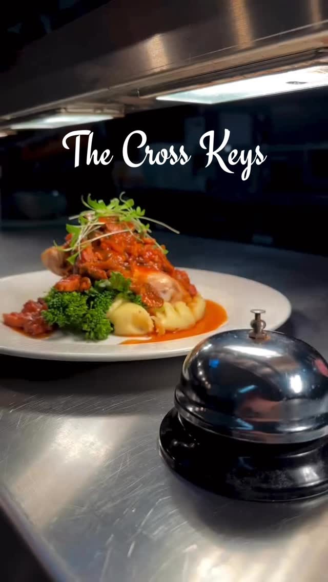 Have you visited the @thecrosskeysllanfynydd yet? A proper countryside pub serving up great food with plenty of local produce on the menu, all in a relaxed, fun and friendly setting 👌
Well worth a visit 💚
#countrypub #localproduce #llanfynnydd #northwalesgrub