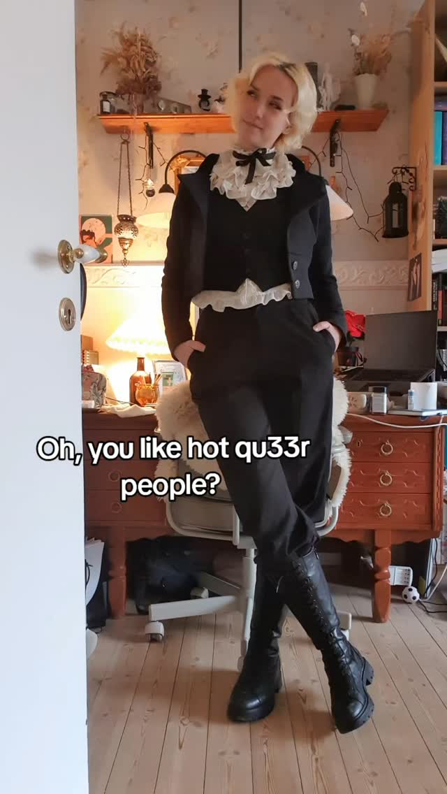 Book: As We Fall ✨️
#mmromancebooks #bookstagram #fantasybookseries