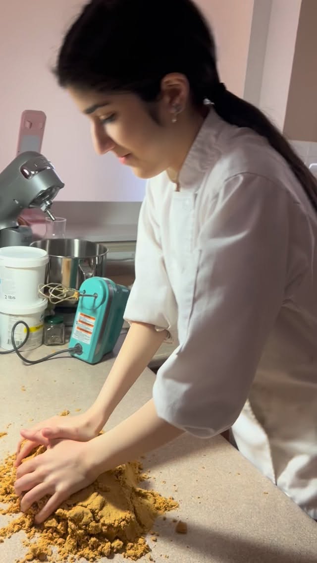 Did anyone need Noon Nokhodchi for Nowruz? Mine are especially hand-made with love! 🥰🤗🥰
I’m taking orders until Wednesday so that they can be delivered to your doorstep before the new year! 🌸
Link to order in bio! 🫶🏻
#bakingwithneekta #nowruz #chickpeacookies #fyp #order