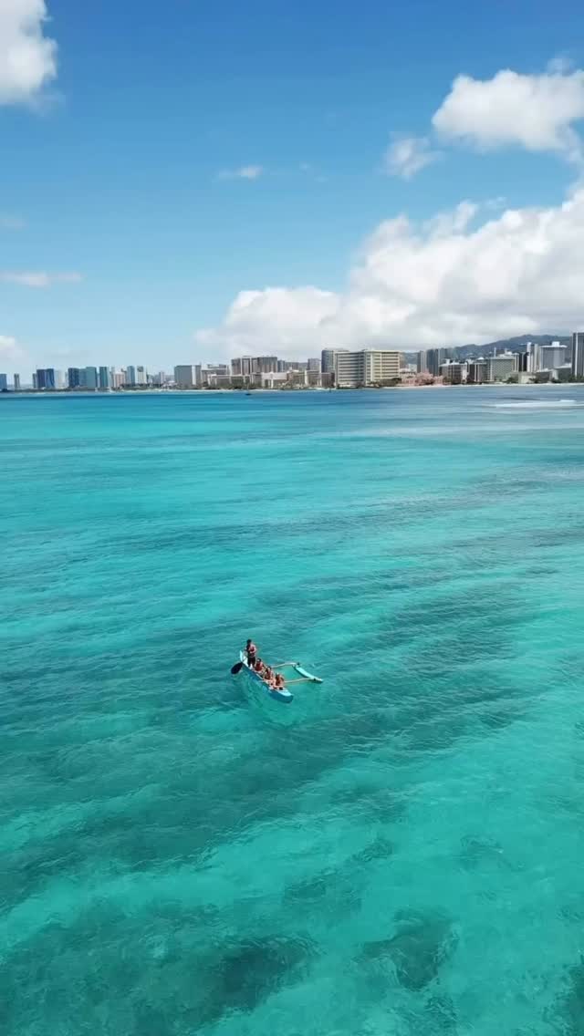 You heard the lady! 😍 #waikiki #fyp #visithawaii