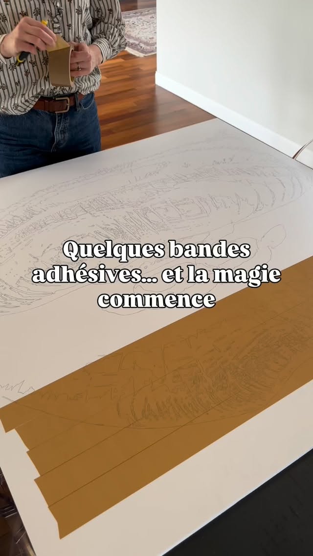 Quelques bandes adhésives… et la magie commence !
.
La première couche est posée, mon moment favori va commencer 🤗 : La première découpe qui va mettre en exergue les blancs.
.
Chaque étape de la création est tellement singulier, vous n’imaginez pas le bonheur que cela me procure !
.
#artcontemporain #tapeart #art #collage #scotch