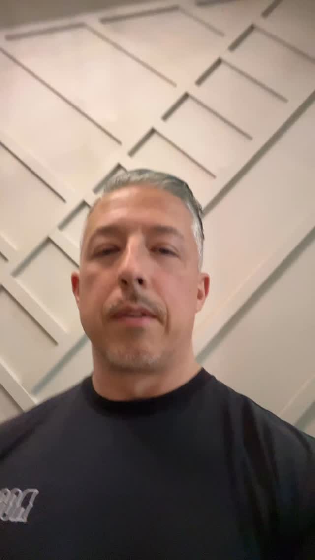 Most people never think about the toilet paper they use every day, but it may matter more than people realize.
Many conventional toilet paper brands are bleached during processing to create that bright white appearance. Unbleached options like bamboo toilet paper skip that chemical whitening step.
The skin around the rectum is one of the most sensitive areas of the body and part of the body’s natural microbiome environment. Repeated exposure to chemicals, fragrances, or bleaching byproducts may contribute to irritation for some people over time.
Small exposures repeated daily can matter more than people realize.
Which one do you use at home. Bleached toilet paper or unbleached bamboo.
#guthealth
#functionalmedicine
#microbiomehealth
#holistichealth
#toiletpaper