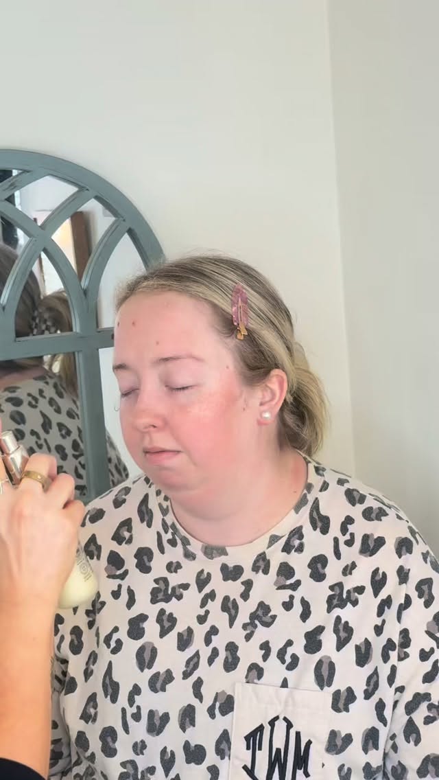 Getting my beautiful bride Taylor all dolled up for her wedding day 💖
#bridalmakeupartist #makeupartist #gamakeupartist #bridalmakeup #georgiamakeupartist