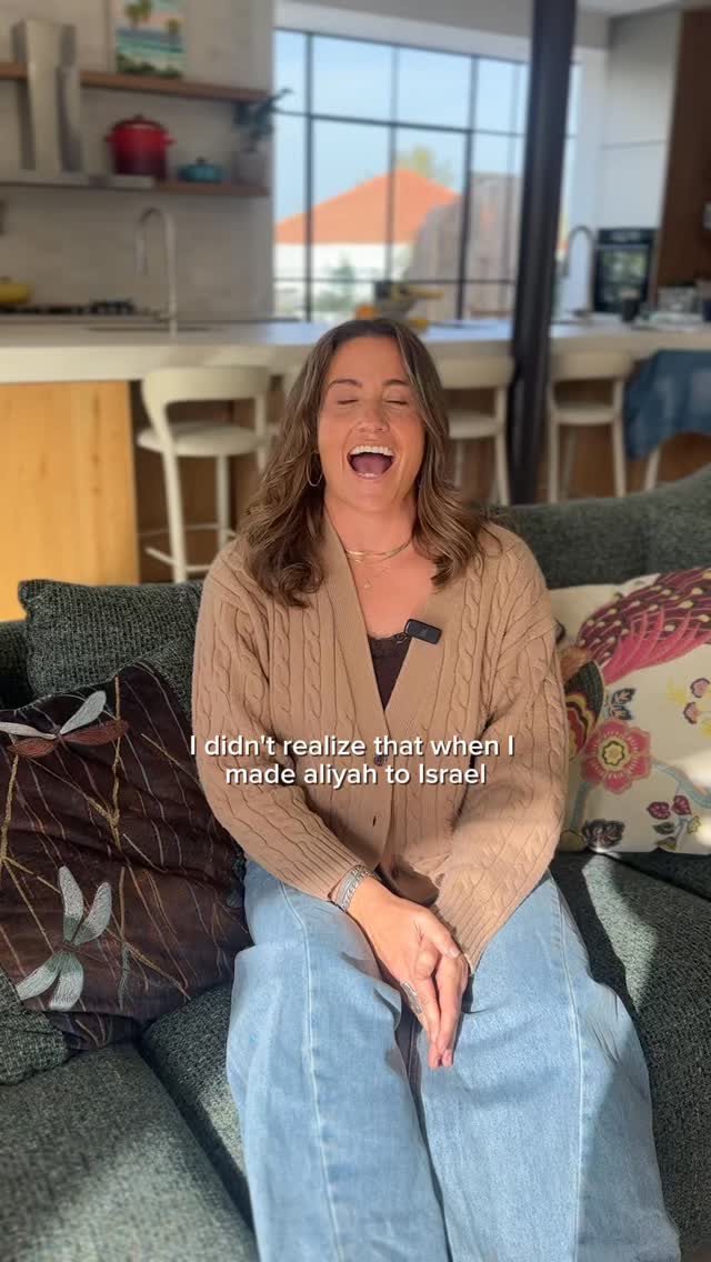 Did you know Israel has its own five towns?
The five towns here are Zichron, Binyamina, Pardes Hana, Or Akiva and Caesarea. Each community is totally unique and offers something different.
Let’s break down each of the towns and what their known for.
(Makeup and hair by @makeupby._eden._)