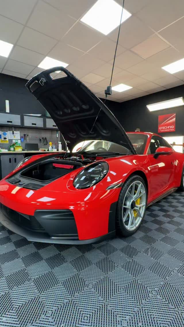 Guards Red 992.2 GT3 receiving Full Body PPF protection! 😮💨❤️
#Porsche #GT3 #GuardsRed #PPF #PaintProtectionFilm