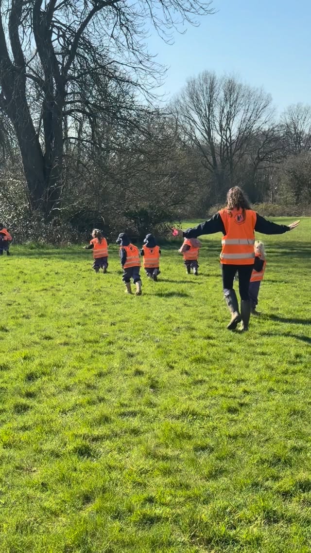 We love our sunny adventures ☀️🌳
#natureschool #outdoorlearning #butterfliespreschoolcoulsdon #butterfliespreschool #outdoorplay