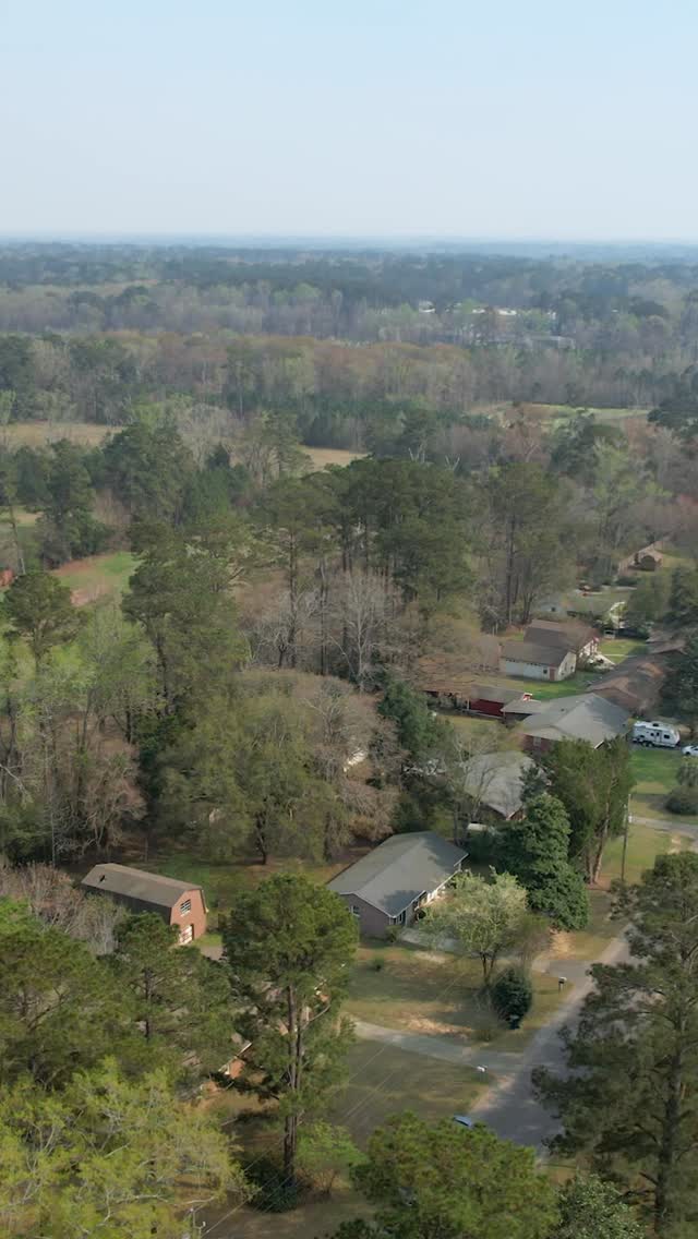 203 Forest Cir, Summerville, represented by Marielyn Oliver @realtormarioliver @realtyonegroup #southcarolinarealestate #summervillerealestate #lowcountryrealestate #summervillehomes