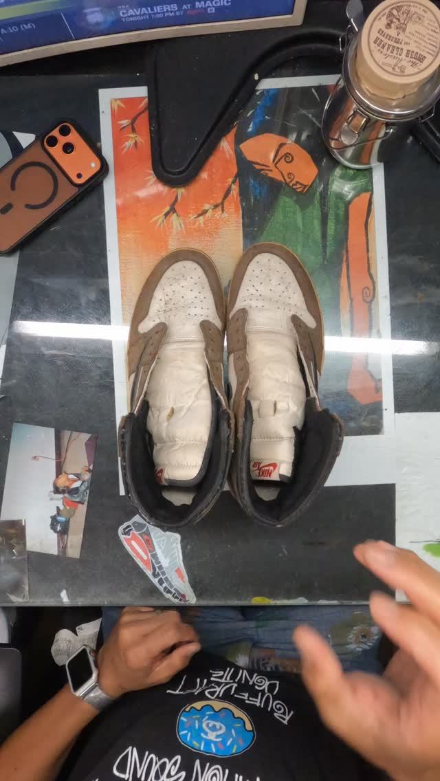 🌵 Cleaning on this pair of Travis Scott Mocha 1s 💰
#cleaning #cactus #steam #mocha #illery