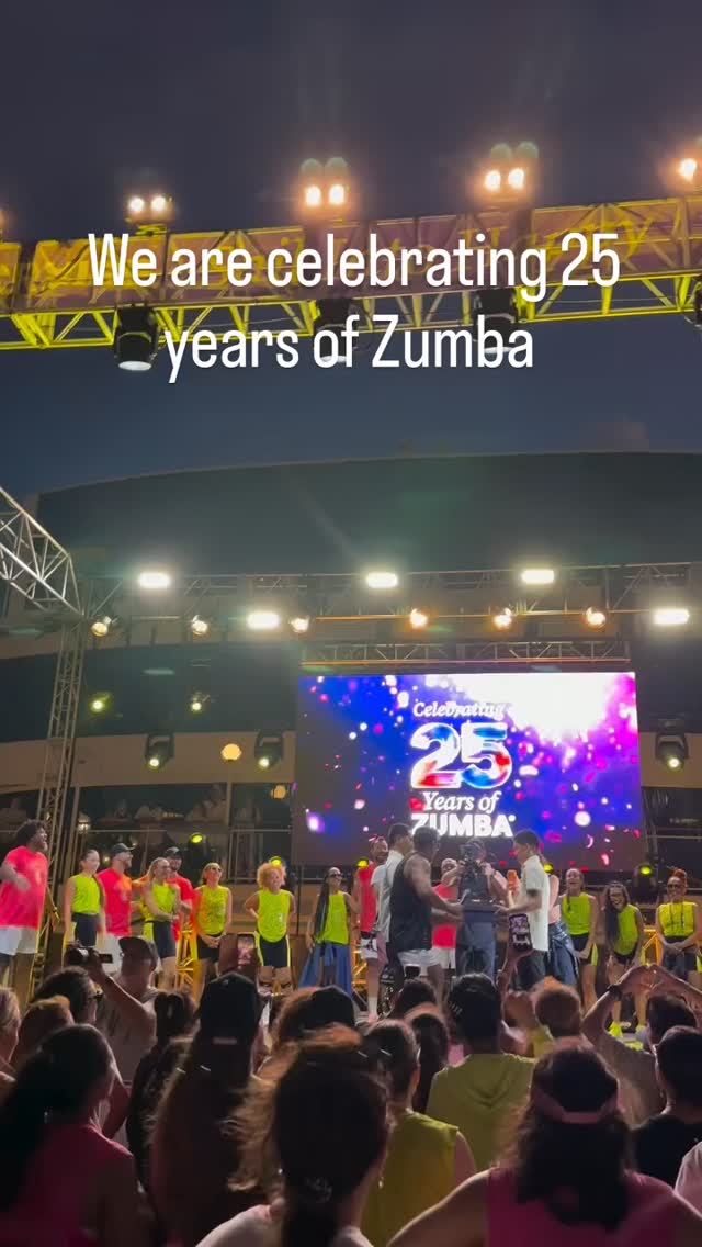 This year is Zumba 25th Anniversary.
@zumbabeto our Jefe is clear in the message don't forget the basic rhythms Zumba are Merengue-Cumbia-Salsa.
Let's celebrate dancing!
Book your class at www.latinsouldance.com
Also available for @urbansportsclub_nl @classpassnl @workit.nl
See you soon!
#zumba #zumba25 #25years #zumbafitness #zincommunity