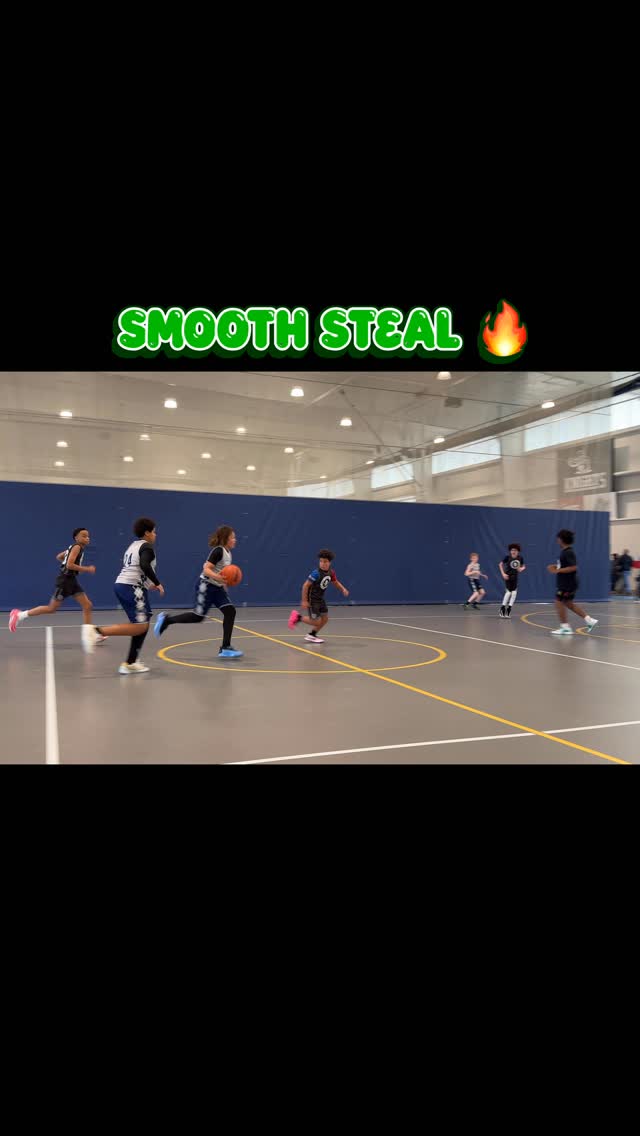Smooth operator 😂🏀🔥 Perfect timing 💪💯
#brodiebasketball #basketballhighlights #basketball #aaubasketball #youthbasketball