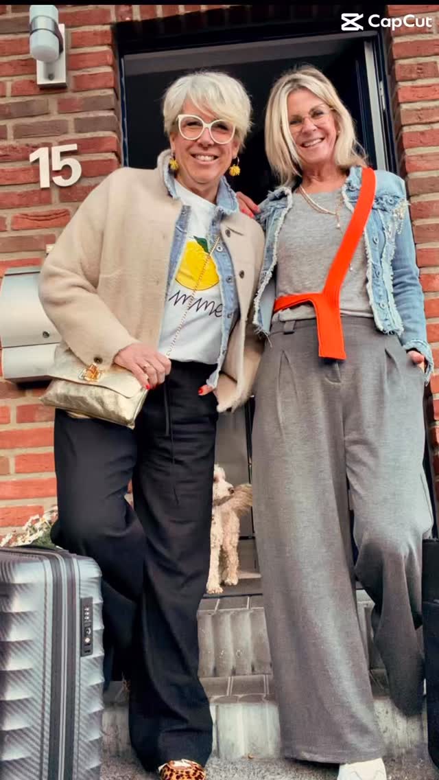 Wir nehmen euch mit nach Mallorca! 🌴☀️
Unsere neuen Outfits aus der Fashion Boxx präsentieren wir euch dieses Mal an einem ganz besonderen Ort – auf unserer Lieblingsinsel Mallorca. ✨
Wir lieben diese Insel einfach: das Licht, die Atmosphäre und dieses besondere Urlaubsgefühl. Genau deshalb ist Mallorca für uns der perfekte Rahmen, um euch unsere neuen Lieblingslooks zu zeigen. 🤍
Lasst euch inspirieren von sommerlichen Styles, wunderschönen Locations und ganz viel Mallorca-Feeling. 🌊
Welches Outfit ist euer Favorit? 👗
✨ Alle Looks findet ihr in unserem Online-Shop – Link in der Bio!
#fashionboxx #mallorca #palma #palmademallorca #mallorcalife #mallorcavibes #mallorcafashion #outfitinspiration #sommeroutfit #fashioninspo #ootd #ootdfashion #ootdstyle #styleinspiration #lookoftheday #sommermode #urlaubsvibes #beachstyle #fashionreel #instafashion #modetrends #damenmode #boutiquefashion #shoponline #linkinbio #fashionlover #summerstyle #palmalife #mallorcastyle #urlaubsmode