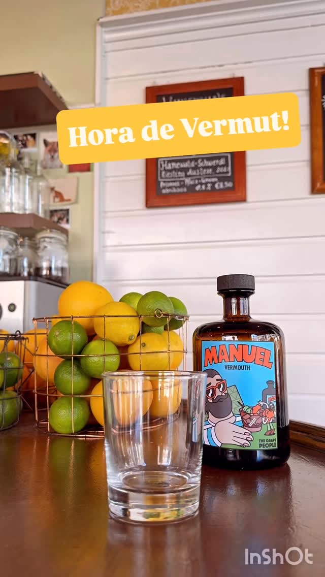 Our terrace is a big road work mess but no worries, we’ll just bring the sunshine inside ☀️☀️ works should be done before the weekend so let’s get ready for spring!! 🤞