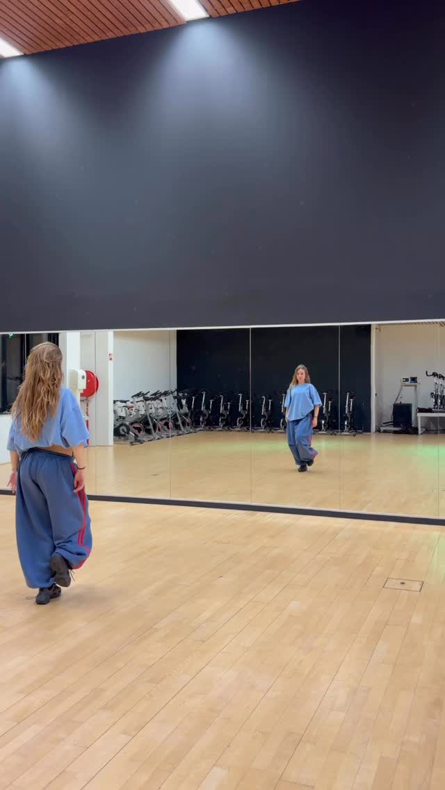 📞 Urban Light goes Lady Gaga
Ook zin om te dansen? ☺️ Het is nooit te laat om te starten of om een hobby te herontdekken! Kom eens bij ons proberen 🫶🏼
#dansstudiofullout #gent #dans #hobby