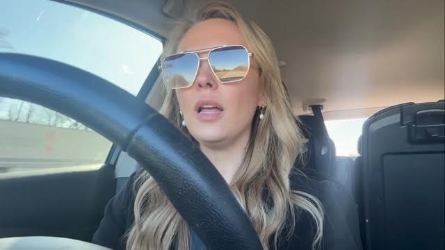 “Botox vs Dysport 💉✨
Same goal, different vibe.
💰 Pricing looks different because the units aren’t 1:1 (think ~3:1 ratio)
Either way… we’re smoothing, not freezing 😉
#dysport #botox #aestheticnurse