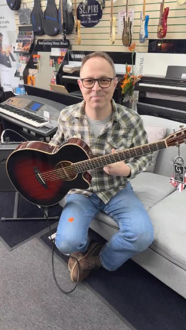 🎸 Comfy, punchy projection, focused sound and that gorgeous Antique Violin Burst from the @tanglewooduk TW4TL-CE.
Give it a listen and hear why this thin‑line stands tall.
#tanglewood #winterleaf #tw4tlce #thinline #slimbody #stourbridgemusic #shoplocal #musicshop #electroacoustic