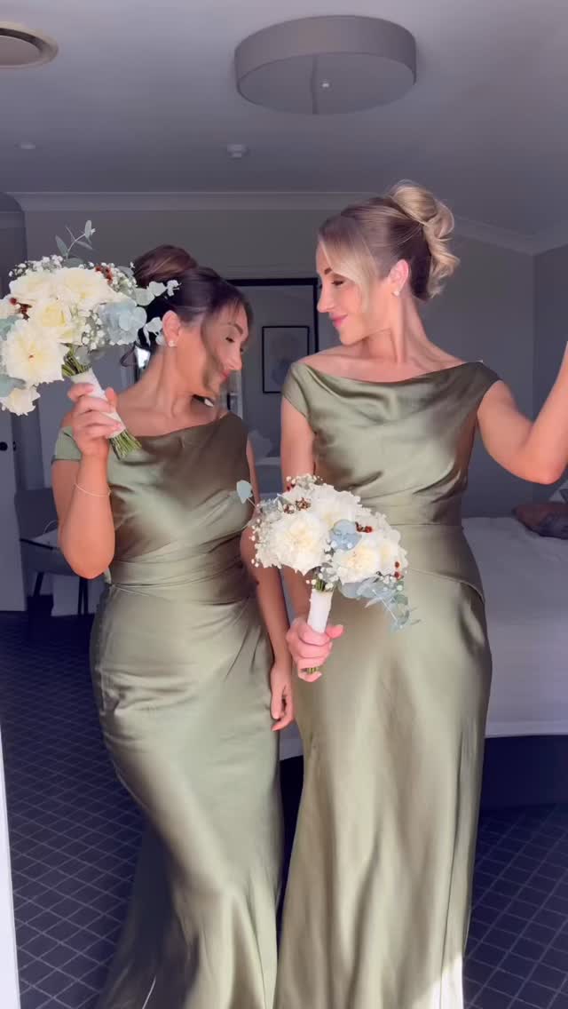 The real MVPs of the wedding morning?
The bridesmaids. 💫
Steaming dresses
Fixing veils
Passing tissues
Hype squad energy all morning
Every bride deserves girls like these 🩷
Sydney bridal makeup artist, Sydney wedding hair and makeup, bridal party makeup Sydney, bridesmaids makeup Sydney, wedding morning glam Sydney, bridal hair and makeup artist Sydney, luxury bridal makeup Sydney, airbrush bridal makeup Sydney, wedding makeup artist Sydney, bridal beauty Sydney