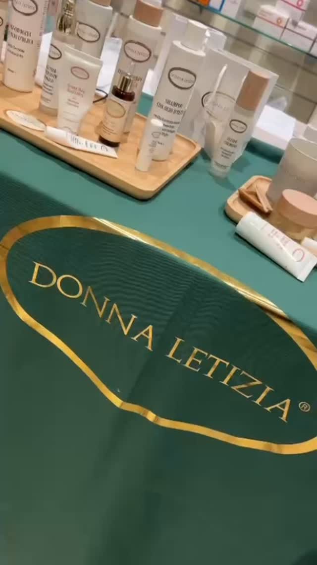 Una giornata in farmacia con Donna Letizia 🌿 tra consigli, sorrisi e skincare naturale
#donnaletizia #cosmesinaturale #bellezzanaturale #oliodioliva #farmaciamontenerolivorno