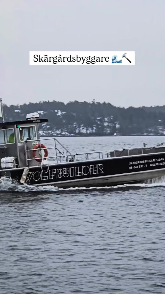 Med vår arbetsbåt ser vi till att material, personal och maskiner transporteras tryggt och effektivt runt om Stockholms skärgård 🤝
Vi arbetar alltid med skräddarsydda lösningar som både tar hänsyn till era önskemål och skärgårdens unika förutsättningar🌊
Har du ett byggprojekt ute i skärgården som du vill förverkliga?
Hör av dig till oss – vi hjälper dig hela vägen från idé till färdigt resultat.
📞 08-541 350 71�📧 info@wolfbuilder.se
Vi bygger framtidens hem - från idé till färdigt resultat 🏠
Videos Wolfbuilder AB @ellagotbring @chaaplin1
💡Följ oss för mer inspiration och insikter om byggprocessen!
