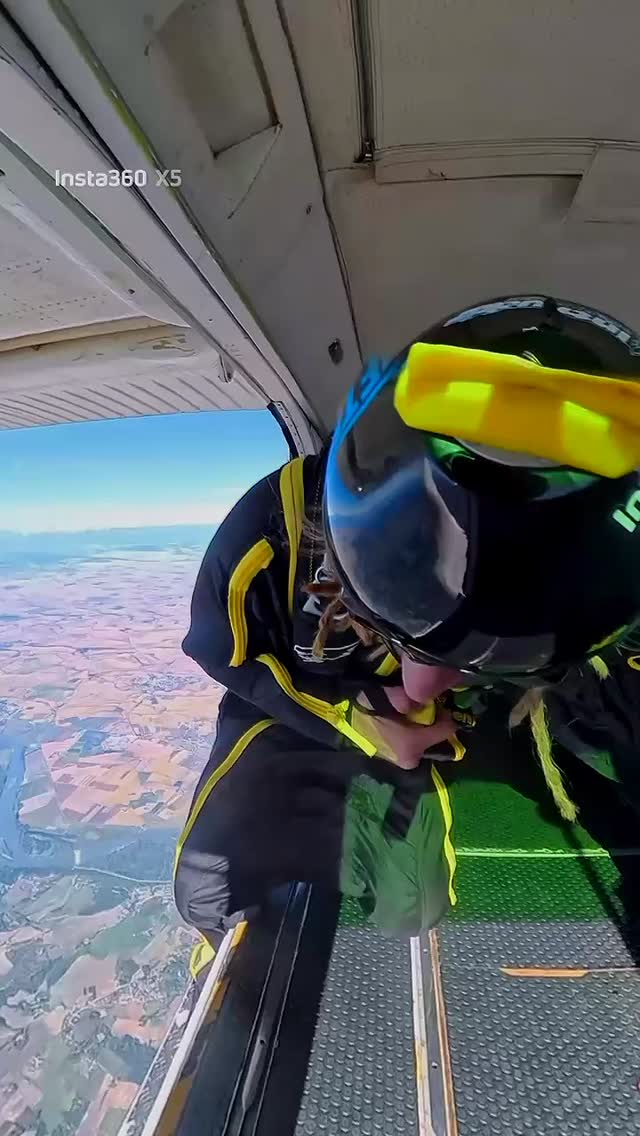 ๐ก๐ข๐ก ๐ฆ๐๐ ๐๐ก๐๐ข๐ฅ๐ ๐ฃ๐ฅ๐ข๐ก๐ง๐ข. โ
Il conto alla rovescia รจ iniziato.
๐ฆ๐๐ฌ๐๐๐ฉ๐ ๐ ๐๐๐๐ก ๐ฆ๐ ๐๐ฉ๐ข๐๐ฉ๐.
๐ ๐๐ฉ๐๐ง๐ ๐๐๐๐ ๐๐ ๐๐ข๐ฆ๐ ๐ฆ๐ง๐ ๐ฃ๐๐ฅ ๐ฆ๐จ๐๐๐๐๐๐ฅ๐?
๐ ๐๐ข๐ ๐ ๐๐ก๐ง๐ ๐๐ข๐ก ๐๐ ๐ง๐จ๐ ๐๐๐๐
Solo chi si avvicina alla veritร riceverร lโanteprima in DM. ๐คซ๐
#Evoluzione #Skydiving #ExtremeSports #novitร #milano